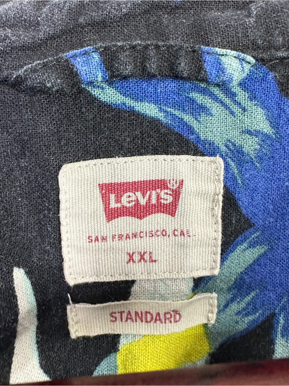 Levi’s Button Down Standard Fit Floral Men’s XXL Hemp Up Black Tropical - Picture 2 of 10